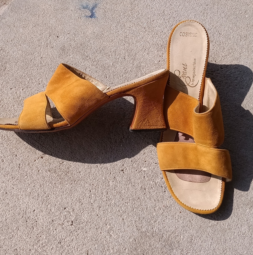 Robert Evans Mustard Suede Slide Heels 8.5